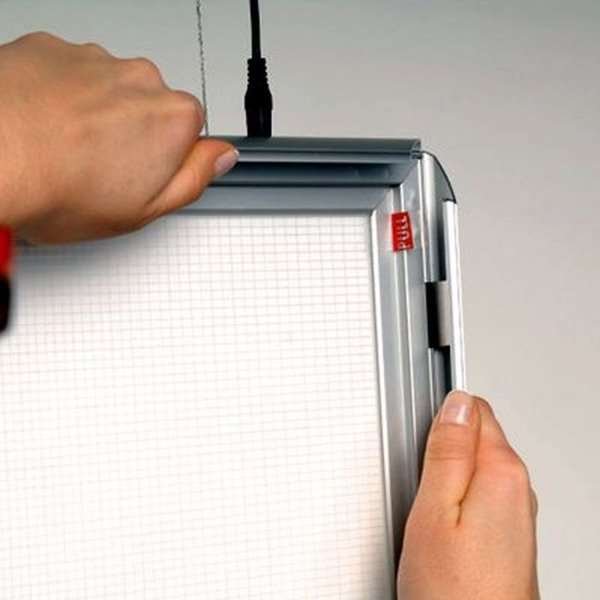 LED-Leuchtrahmen doppelseitig - A4 vertikal