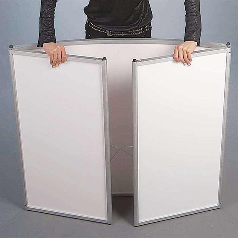 Geschwungene Messetheke mit weißer Tischplatte