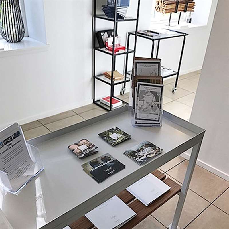 Multi Brosch&uuml;rensaufsteller aus Acryl, 3 x A4