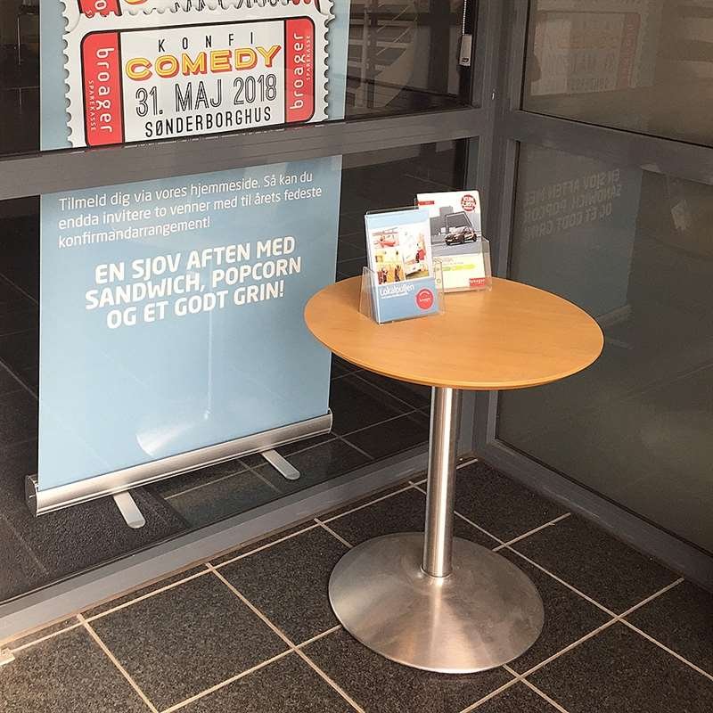 Acryl-Prospekthalter f&uuml;r Tisch - A4