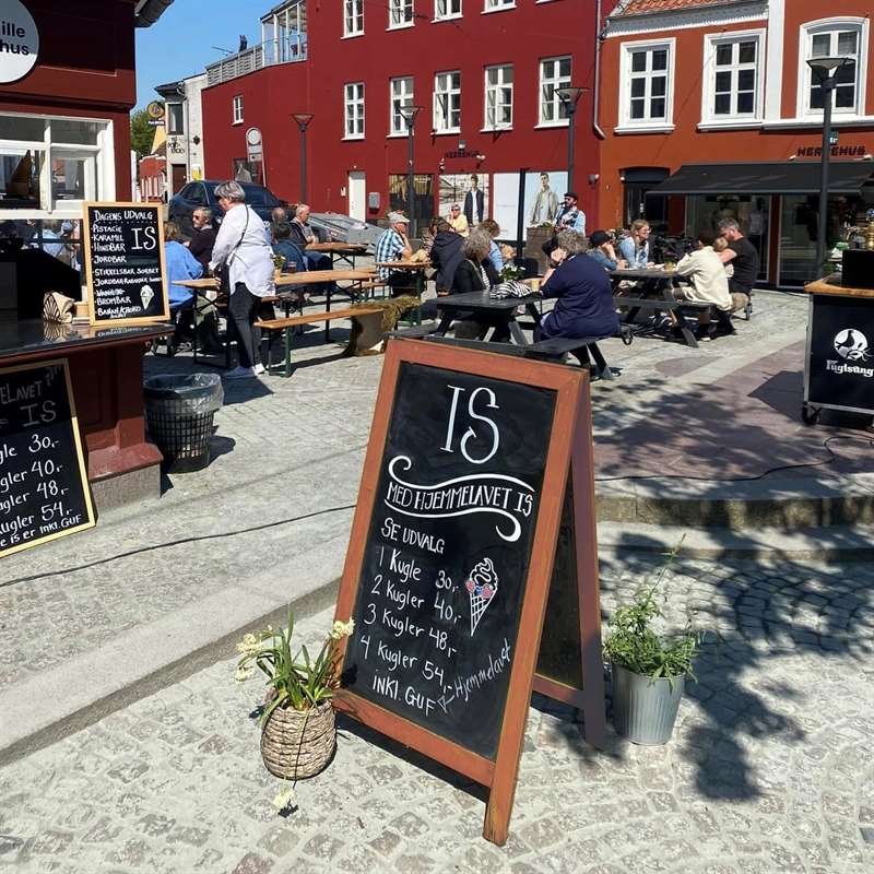 Wooden Kreidetafel Kundenstopper aus Holz, dunkel gebeizt, mit Stahlbrett, 46 x 68 cm
