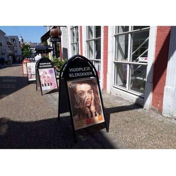 Gotik Classic Kundenstopper mit Logo schild - 50x70 cm - schwarz