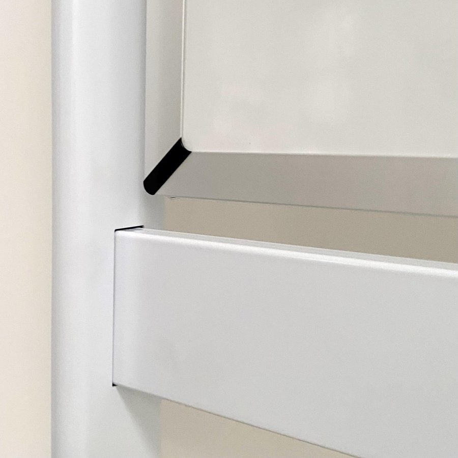 Whiteboard Pro: Emaillierte Wendetafel 150x120 cm auf mobilem Stativ