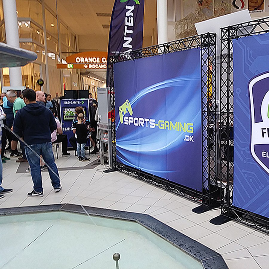 Crown Truss 15 Messewand mit Banner - schwarz