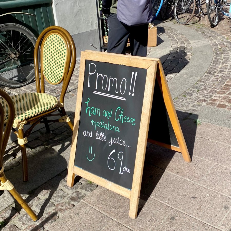 Wooden Kreidetafel Kundenstopper aus Holz mit Stahlbrett 46 x 68 cm - Buche