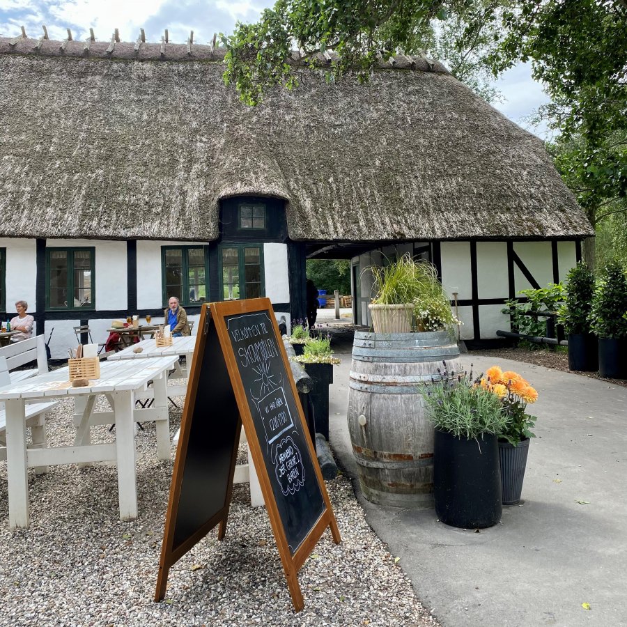 Wooden Kreidetafel Kundenstopper aus Holz, dunkel gebeizt, mit Stahlbrett, 46 x 68 cm