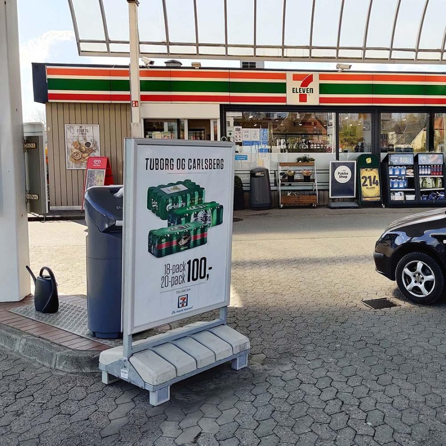 Schwerer Outdoor Kundenstopper mit Betonfu&szlig;, silver - 100x140 cm