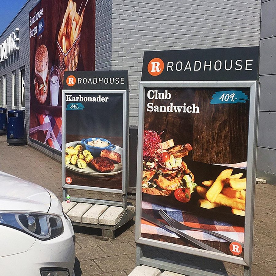 Schwerer Outdoor Kundenstopper mit Betonfu&szlig;, silver - 100x140 cm