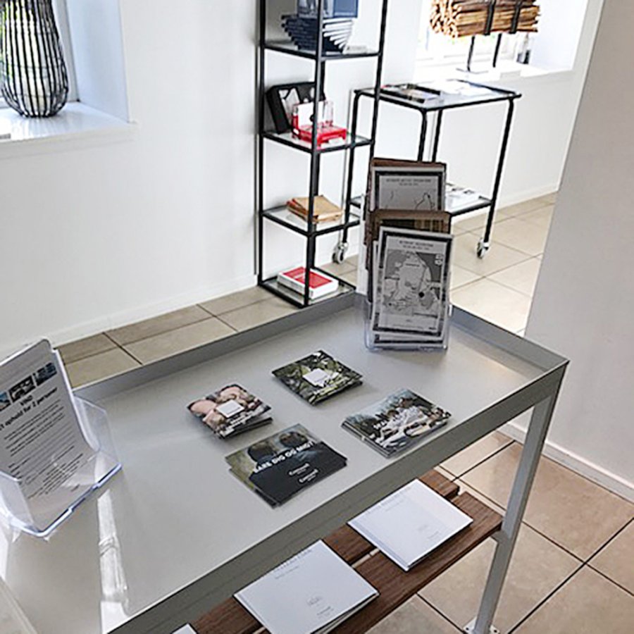 Multi Brosch&uuml;rensaufsteller aus Acryl, 3 x A5