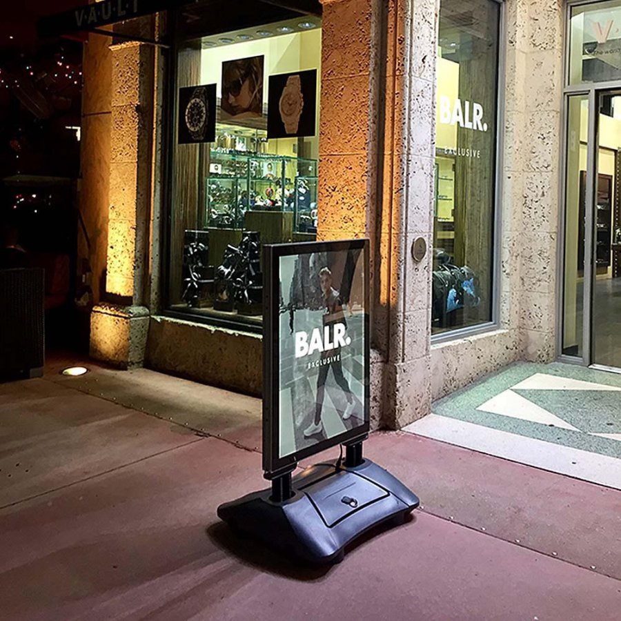 Wind-LED Pro Waterbase Kundenstopper, 44mm Rahmen, A1 - inkl. Batterie. Schwarz