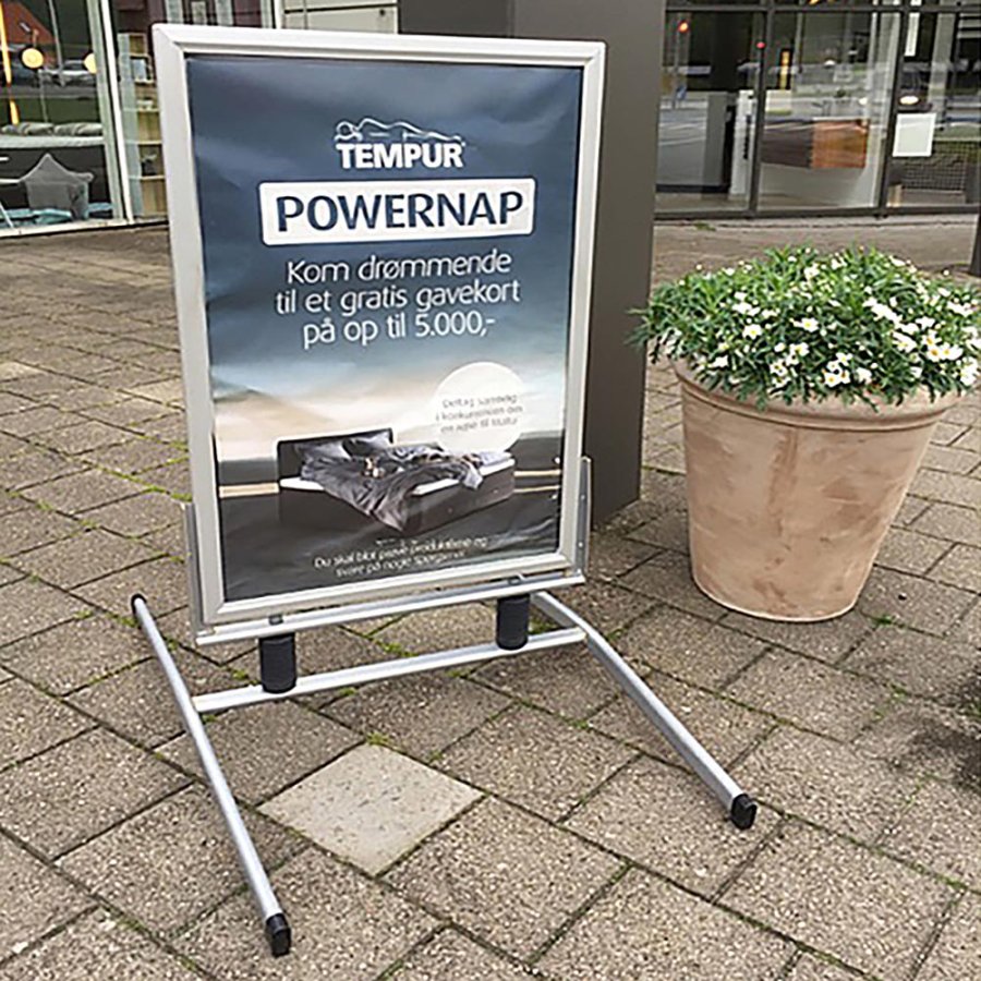 Wind-Line Basic Kundenstopper - 50x70 cm - Silber