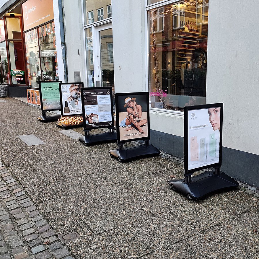 Kundenstopper, Wind-Sign Waterbase Budget, 40 mm Aluminiumprofil, Schwarz, B2 - 50 x 70 cm