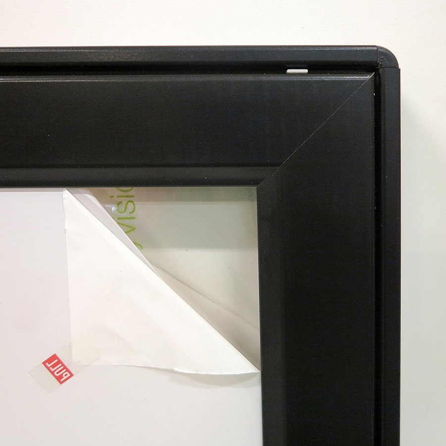 Schwarze Infobox magnetisch mit Schloss - 6xA4 - schwarz